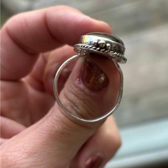 Elegant Black onyx Oval Ring - Picture 2 of 4